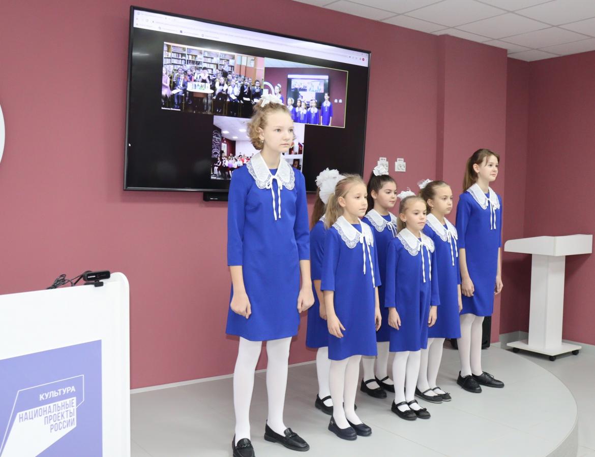День Матери в ДШИ «Камертон» — Самые красивые города Урала и Беларуси